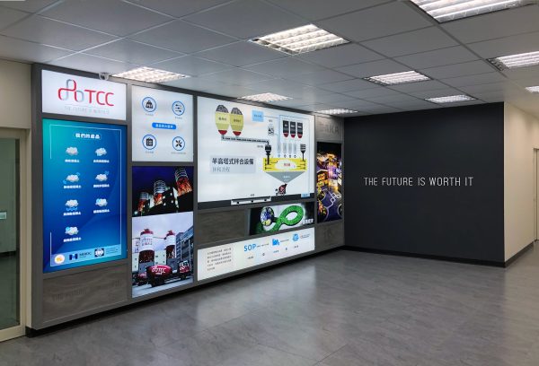 特薄燈箱 / 企業形象牆